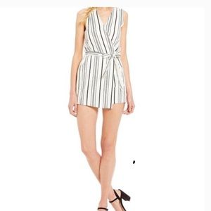 Sugar Lips💋Romper Black/white Sz L